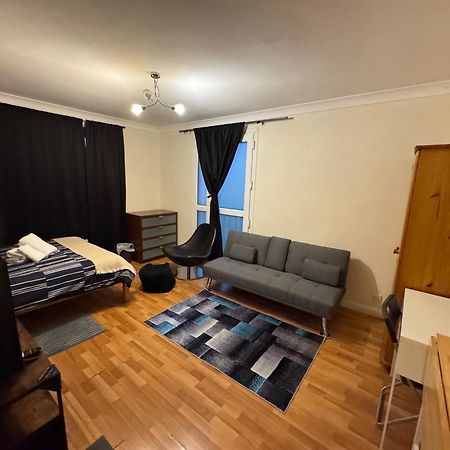Huge And Affordable 3 Bedroom Flat In Hammersmith For 7 People With Welcome Breakfast Londres Exterior foto