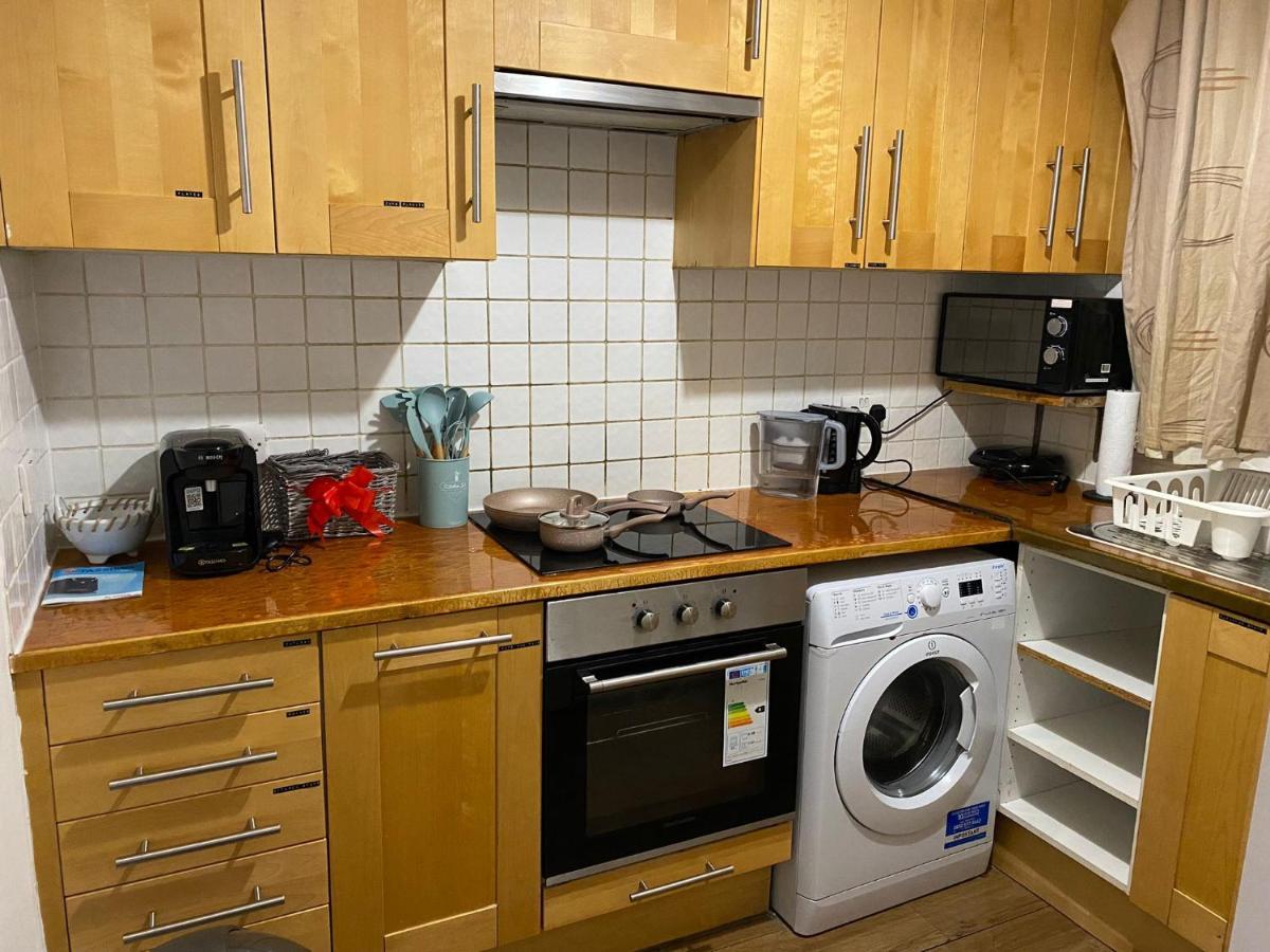 Huge And Affordable 3 Bedroom Flat In Hammersmith For 7 People With Welcome Breakfast Londres Exterior foto