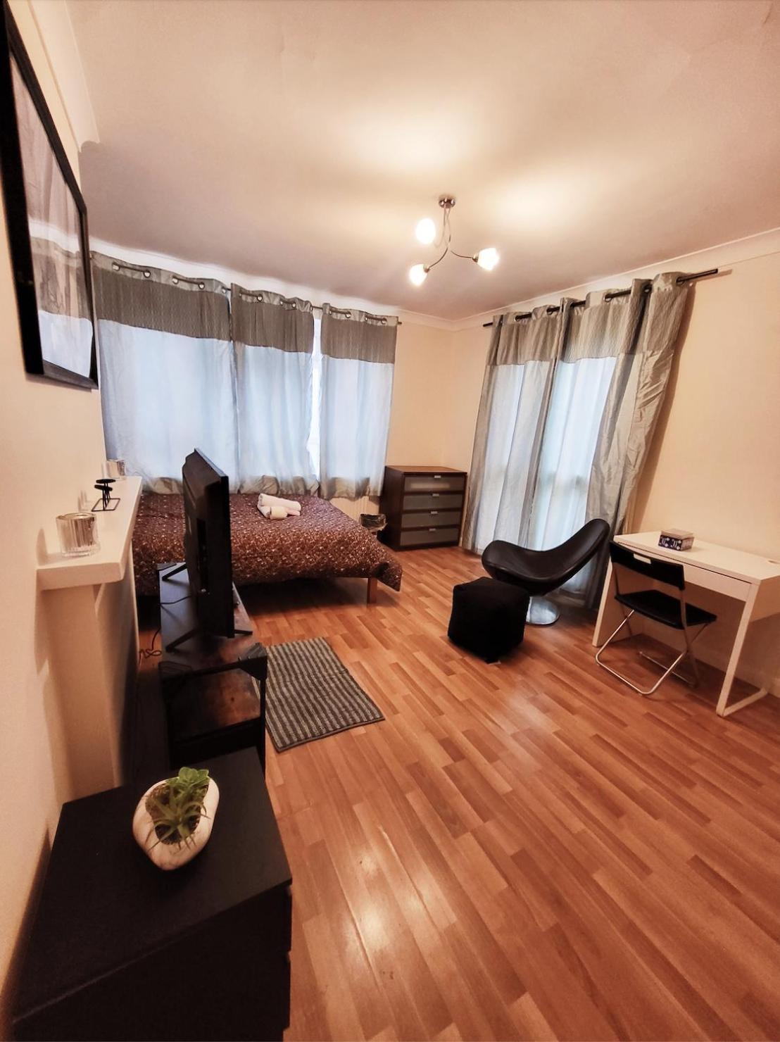 Huge And Affordable 3 Bedroom Flat In Hammersmith For 7 People With Welcome Breakfast Londres Exterior foto