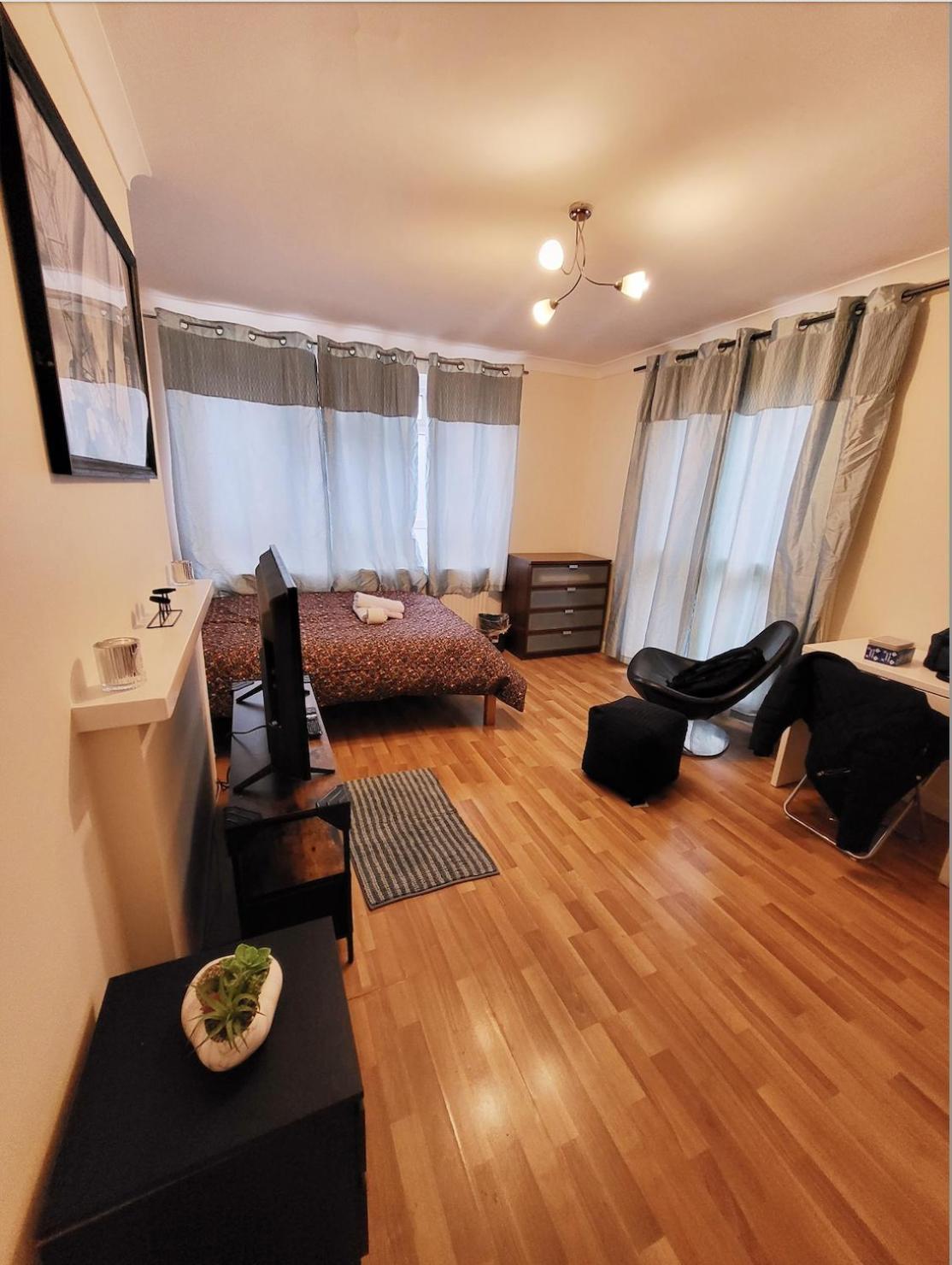 Huge And Affordable 3 Bedroom Flat In Hammersmith For 7 People With Welcome Breakfast Londres Exterior foto