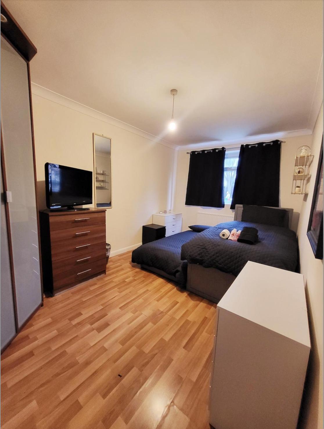 Huge And Affordable 3 Bedroom Flat In Hammersmith For 7 People With Welcome Breakfast Londres Exterior foto