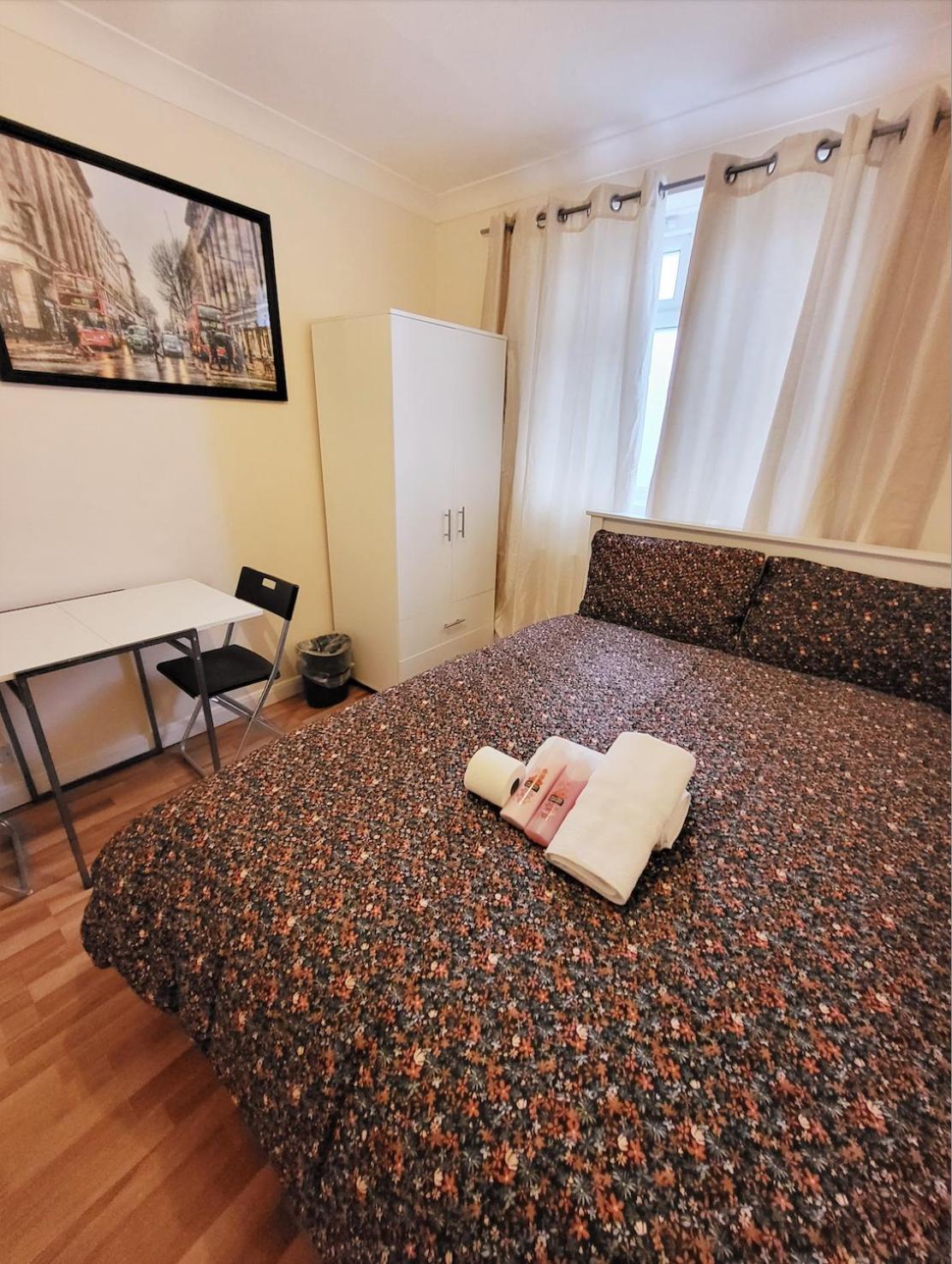 Huge And Affordable 3 Bedroom Flat In Hammersmith For 7 People With Welcome Breakfast Londres Exterior foto
