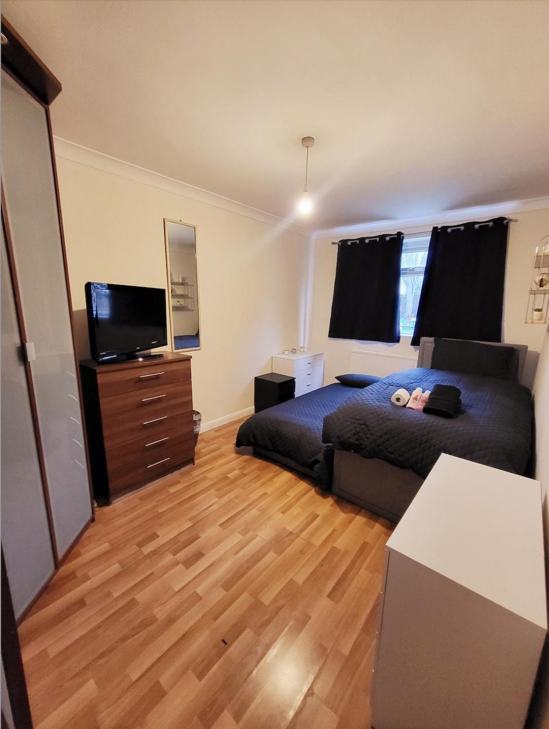 Huge And Affordable 3 Bedroom Flat In Hammersmith For 7 People With Welcome Breakfast Londres Exterior foto