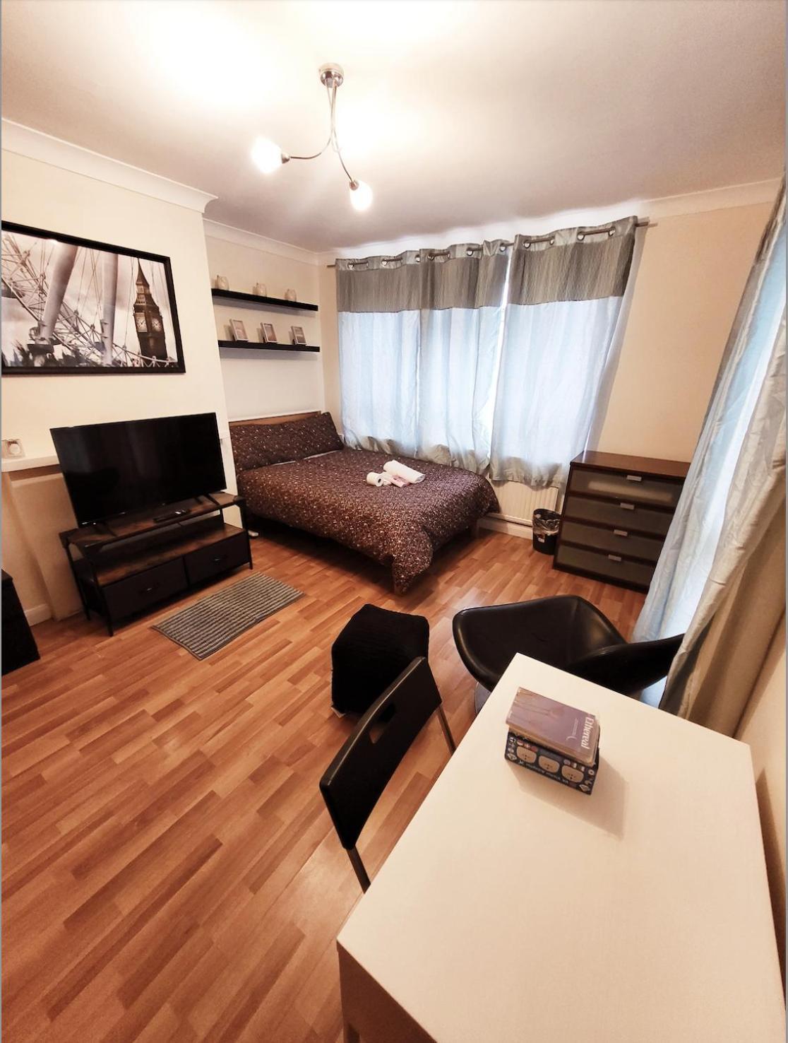 Huge And Affordable 3 Bedroom Flat In Hammersmith For 7 People With Welcome Breakfast Londres Exterior foto