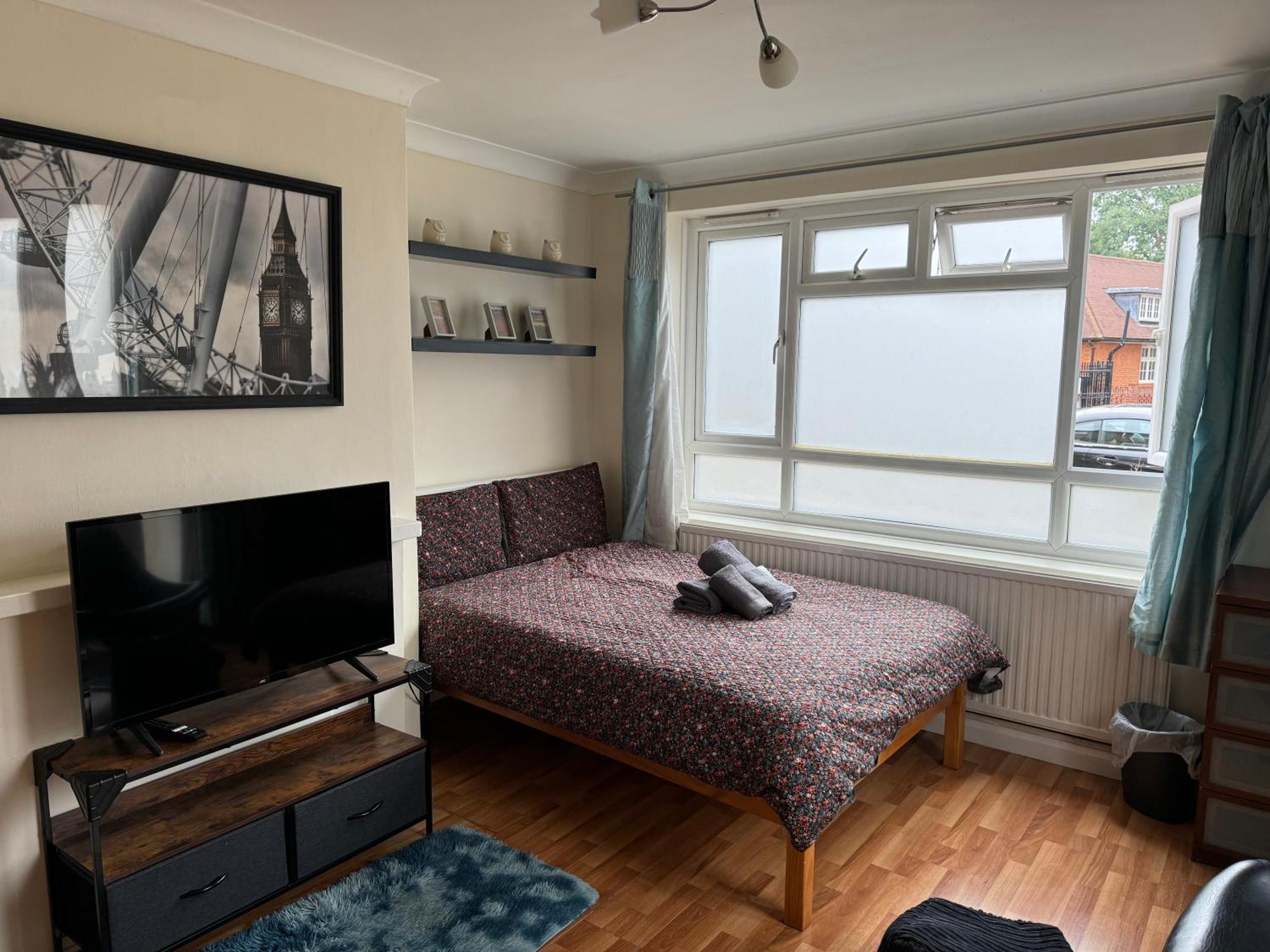 Huge And Affordable 3 Bedroom Flat In Hammersmith For 7 People With Welcome Breakfast Londres Exterior foto