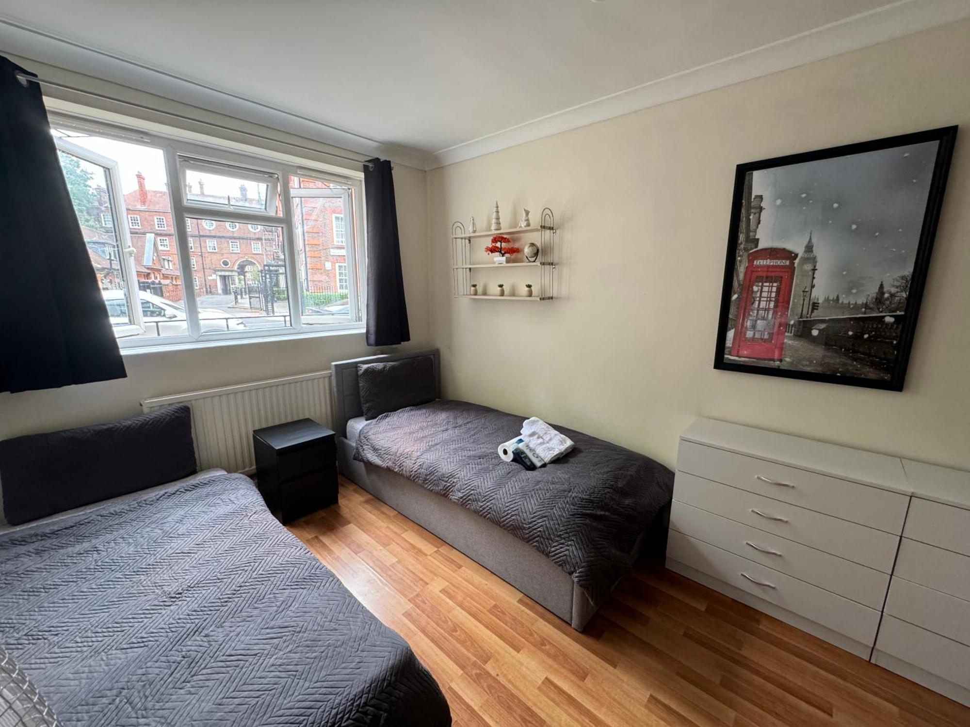 Huge And Affordable 3 Bedroom Flat In Hammersmith For 7 People With Welcome Breakfast Londres Exterior foto