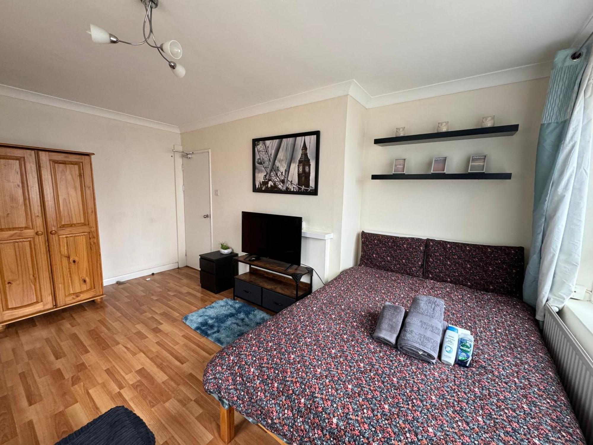 Huge And Affordable 3 Bedroom Flat In Hammersmith For 7 People With Welcome Breakfast Londres Exterior foto