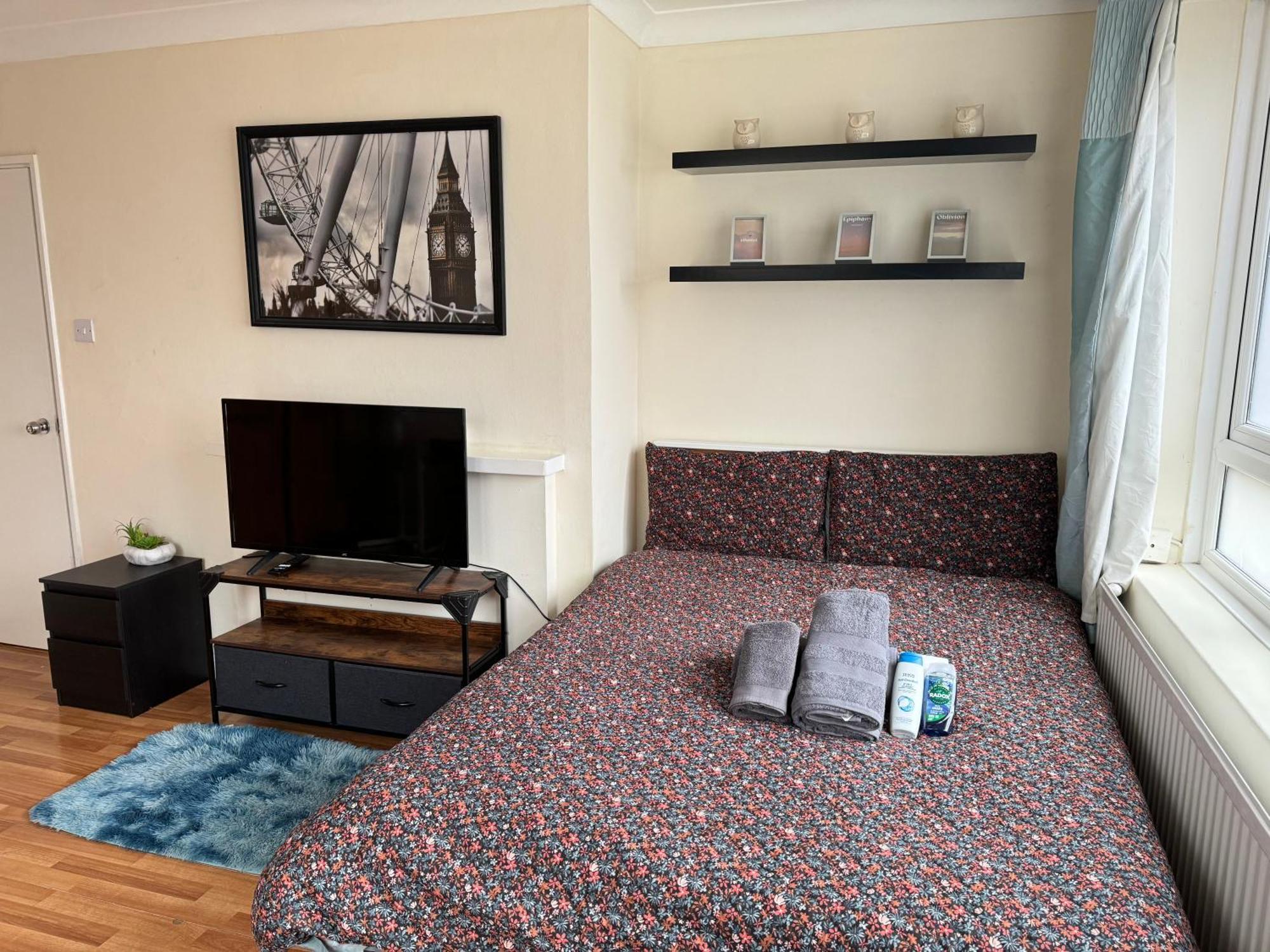 Huge And Affordable 3 Bedroom Flat In Hammersmith For 7 People With Welcome Breakfast Londres Exterior foto
